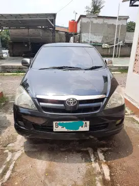 Toyota Kijang Innova 2005 Bensin