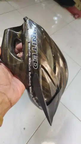 Helm sepeda united