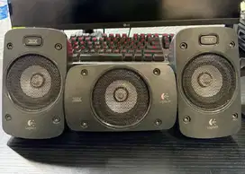 Speaker Satelit Logitech Z906 THX Certified (1 Center & 2 surround)