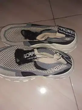 Sepatu cewek/cowok merk gobra
