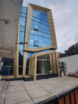 Disewakan Gedung Brand New Lokasi Strategis Harga Murah di Ampera
