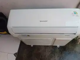 Di jual ac Sharp 1/2pk