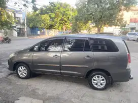 Toyota Kijang Innova 2011 Bensin