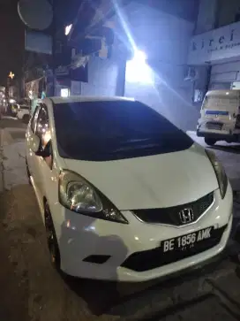 Honda jazz RS metik tahun pemakaian 2011