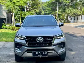 Fortuner VRZ 2.4 AT 2021 Facelift Silver Pajak Panjang Siap Pakai