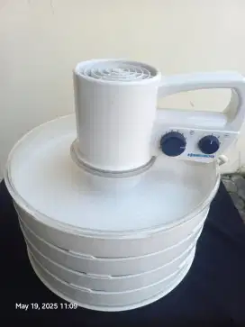 Alat pengering makanan atau dehydrator