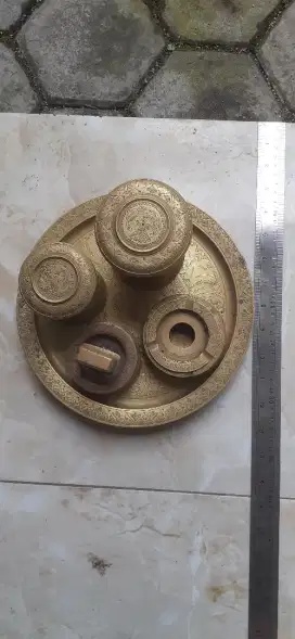 Tempat rokok, asbak dan korek