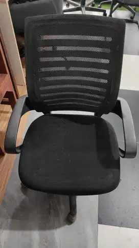 KURSI STAFF KANTOR