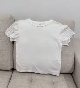(KIDS) UNIQLO Baju kaos anak putih Size 130 LD40cm #CITT593 #lovecitta