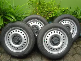 Velg kaleng dan ban r16 plus dop - 205/60/16 lubang 5