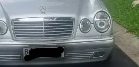 Mercedes benz w210 e230 aautomatic