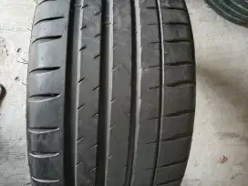 Michelin pilotsport4 235 35 R19