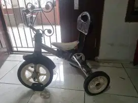 Sepeda roda 3 merek PMB