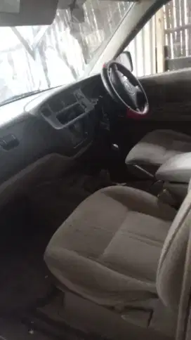 Jual mobil bekas tahun 2002