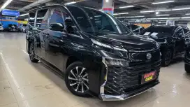 Km 5 ribu TOYOTA VOXY 2.0 AT 2023 FULL ORISINIL KONDISI ISTIMEWA