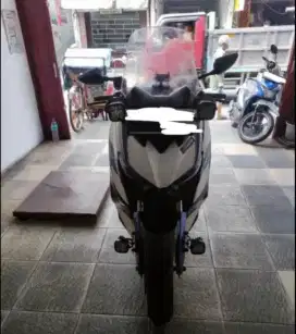 Yamaha Xmax 2017. Mesin udah di upgrade ke 300cc.
