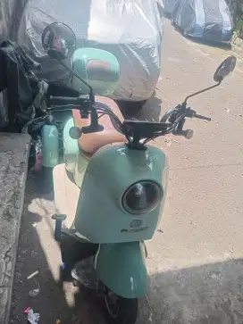 Sepeda listrik roda 3 pasific masih garansi