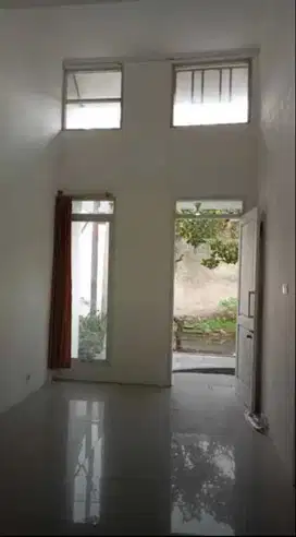 Rumah Baru Nyaman Stategis di Pinus Regency
