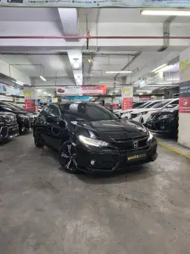 Honda Civic HB E 1.5 AT Hatchback 2019 Like New 2020 RS