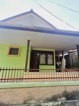 RUMAH TENGAH KOTA DALAM GANG