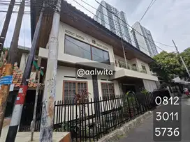 Pemilik lgsg Dijual Rumah di Salemba Tengah, Jakarta Pusat, strategis