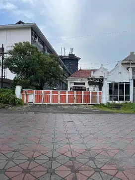 Disewakan Komersil Area Tengah Kota Dekat Tunjungan Plaza Pregolan