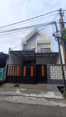 Jual Rumah BaRu Dekat Sumarecon