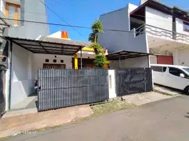 TURUN HARGA RUMAH LUAS CARPORT 2 MOBIL DI MARGAHAYU BELAKANG MALL MTC