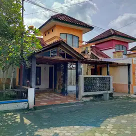 Rumah bagus di cluster one gate paulan Colomadu