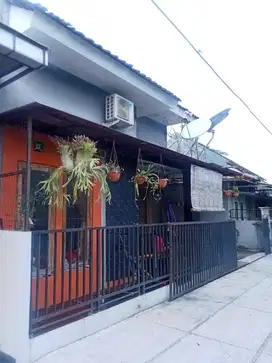 DIJUAL RUMAH SIAP HUNI 2 LANTAI SELATAN KAMPUS UPY AKSES MUDAH.JK13384