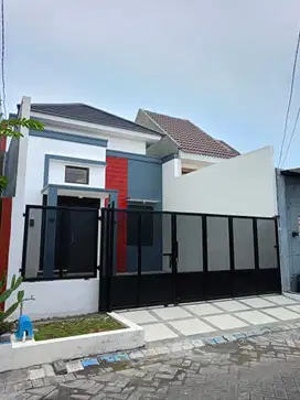 Rumah Modern Minimalis Dekat Exit Tol Lokasi Perum. Kahuripan Nirwana