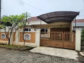 Jual cepat rumah PURI EKSEKUTIF TENGAH KOTA