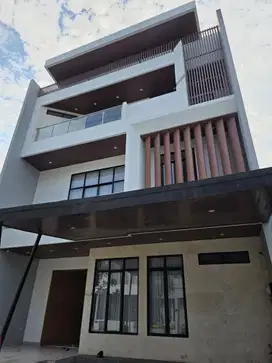 Rumah Baru Bangunan 3 Lantai di Pantai Indah Kapuk