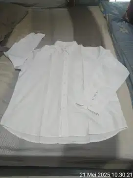 Kemeja pull & Bear