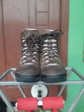 RRaichle boots outdoors size 41 dan 42,5