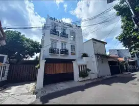 J336.Jual Rugi Rumah Cantik Semi Furnish Area pejaten barat Psr Minggu
