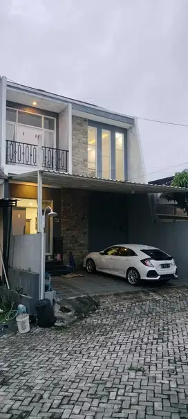 DIKONTRAKKAN RUMAH BAGUS FULL FURNISHED TEMBALANG