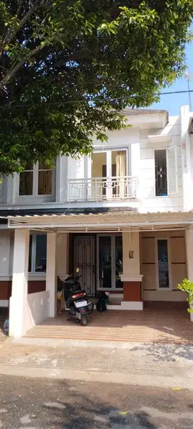 Dijual atau Disewakan Rumah 2 Lantai dalam Cluster Kota Wisata