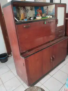 Lemari Kayu Jati Antik