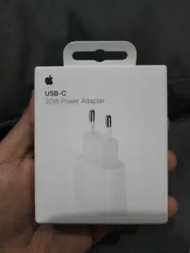 USB-C 20 W power adapter