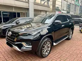 Fortuner (2022) 2.4 VRZ AT Hitam Facelift Pajak Maret 26