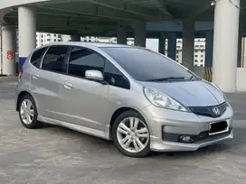 (Dp 8 jt) Honda Jazz RS matic 2012 kondisi mesin body terawat