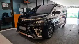 Toyota Voxy 2.0 AT 2018 KM SEDIKIT