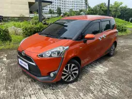 Pajak Panjang Toyota Sienta 1.5 V Bensin-AT 2016 Orange LWN