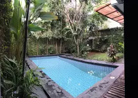 Disewakan Rumah 4BR Full Facilities Tipe 450 di Pusat Kemang