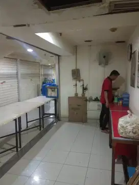 Sewa kios kuliner Pasar Mayestik rame