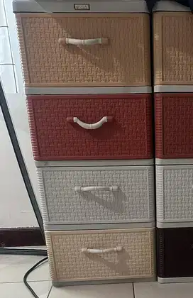 Lemari laci plastik rotan 4 susun