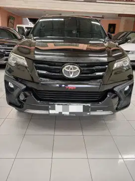 Toyota Fortuner VRZ TRD ' 2018 Hitam Metalik A/T