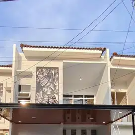 RUMAH 2 LANTAI BAGUS  DAN TERMURAH SE SIDOARJO