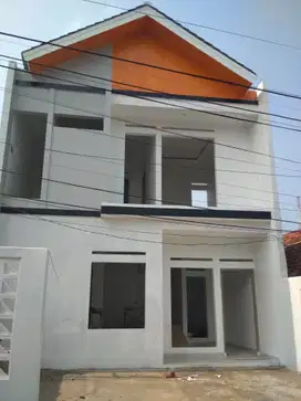 Rumah 2 Lantai, 700 m dari Jalan Raya,, Cijambe, Bandung.